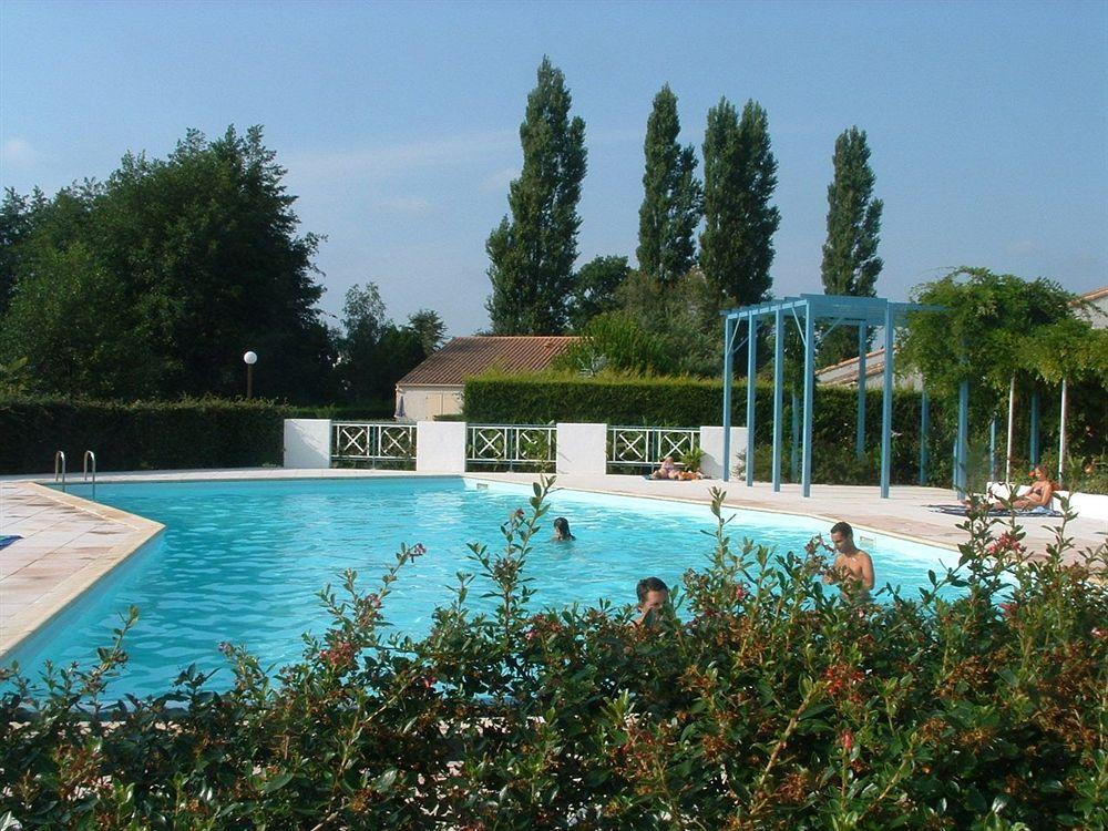 Lagrange Classic Le Clos Des Chenes Hotel Les Mathes Exterior photo